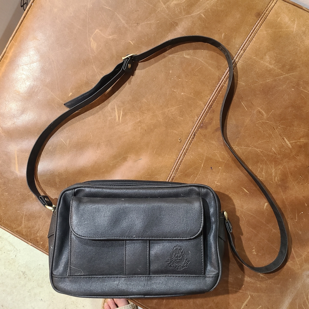 Elegant Black Leather Crossbody Bag